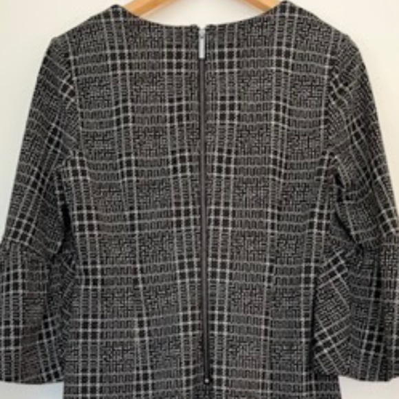 Cavin Klein Dress Roundneck Three-quarter Bell Sleeves Back Zip Closure Size 10 - Picture 7 of 9